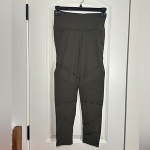 Betsey Johnson XS 7/8 Length Olive Leggings/Tights with Mesh Details NWOT